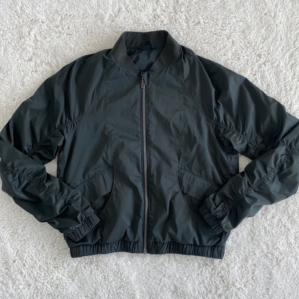 ❤️ Lululemon Above The Clouds Jacket in Evergreen Size 4